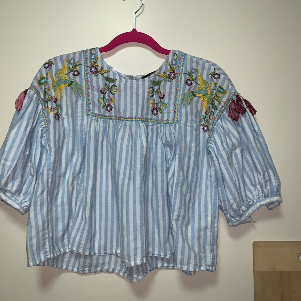 Blouse baby blue white